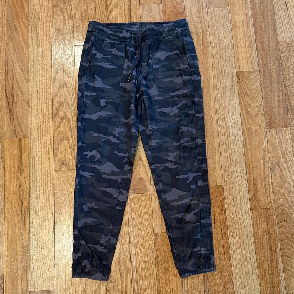 Athleta Women's Black Camo Joggers